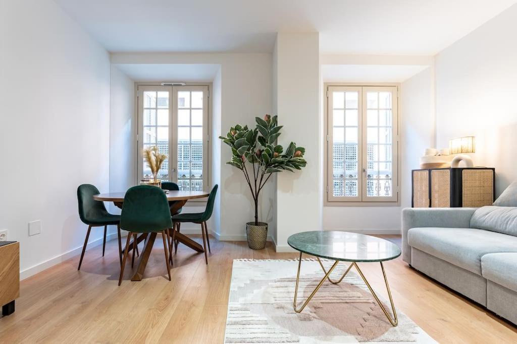 Appartamento Premium Flat In Malaga Center With Free Parking Esterno foto